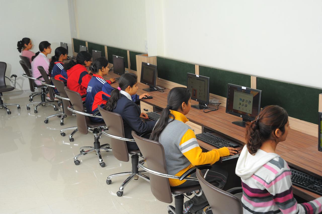 Computer classroom students